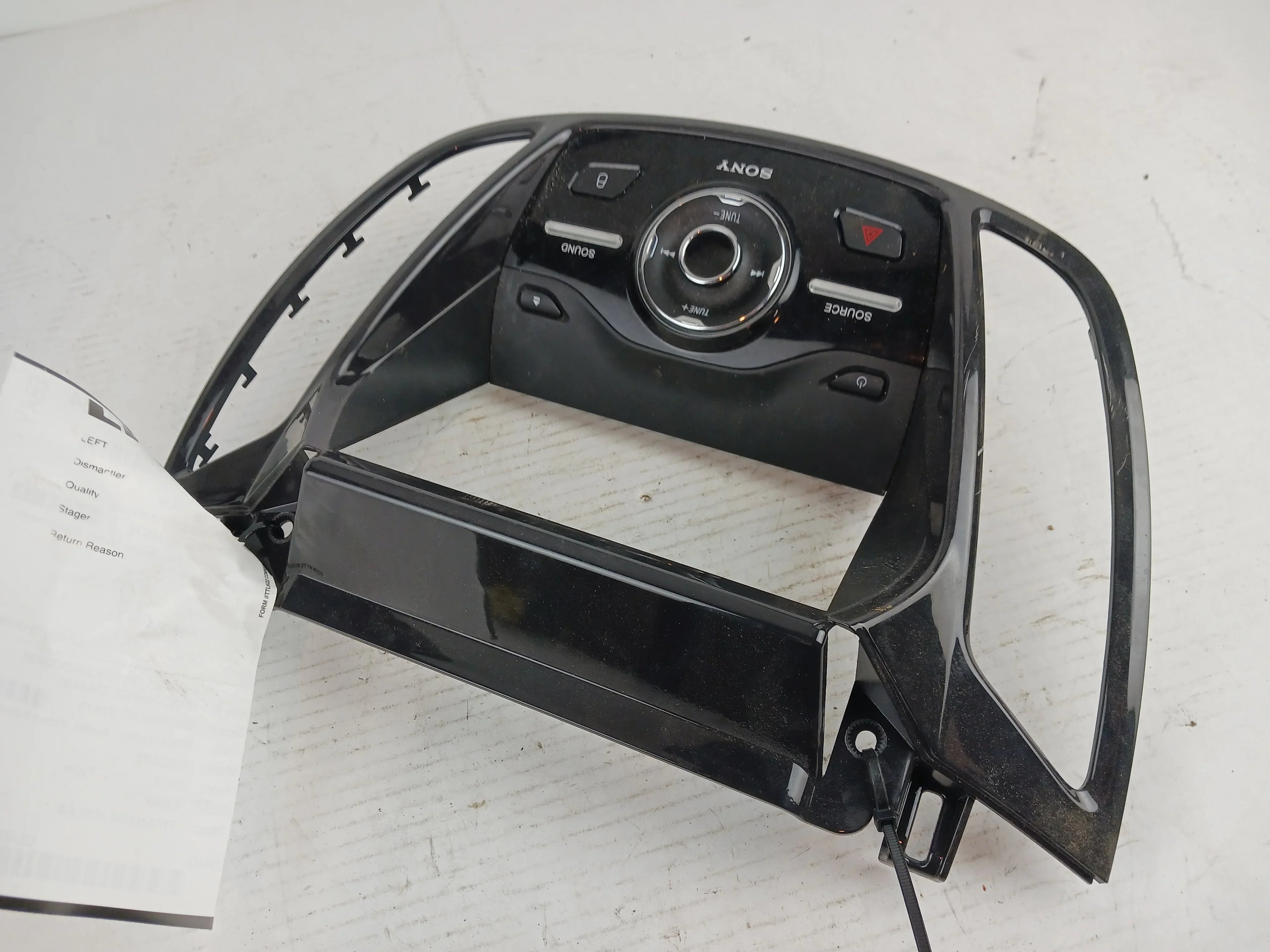 Pre-Owned 2013 Ford Escape Sony Radio Control Panel OEM (Good)
