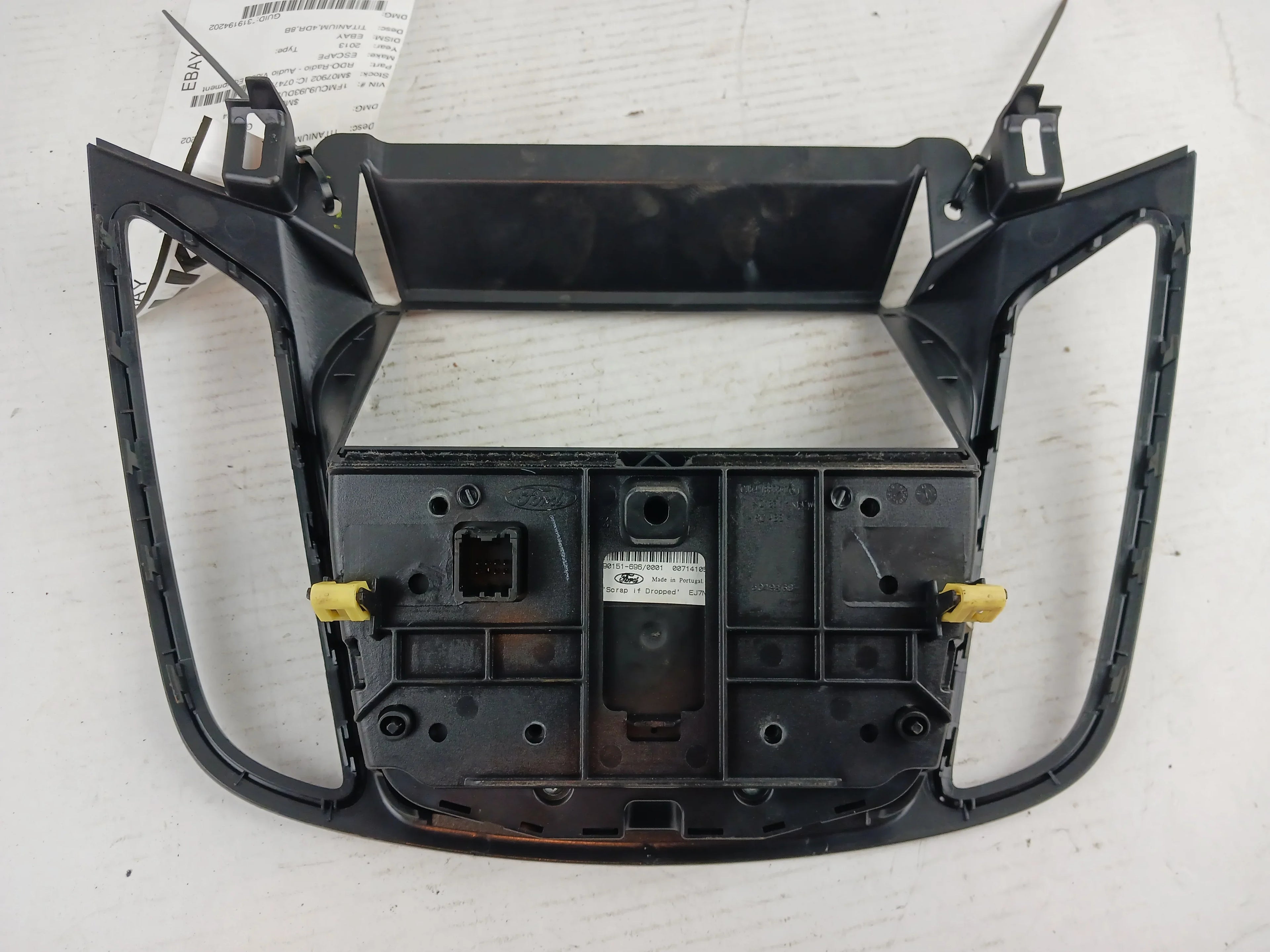 Pre-Owned 2013 Ford Escape Sony Radio Control Panel OEM (Good)