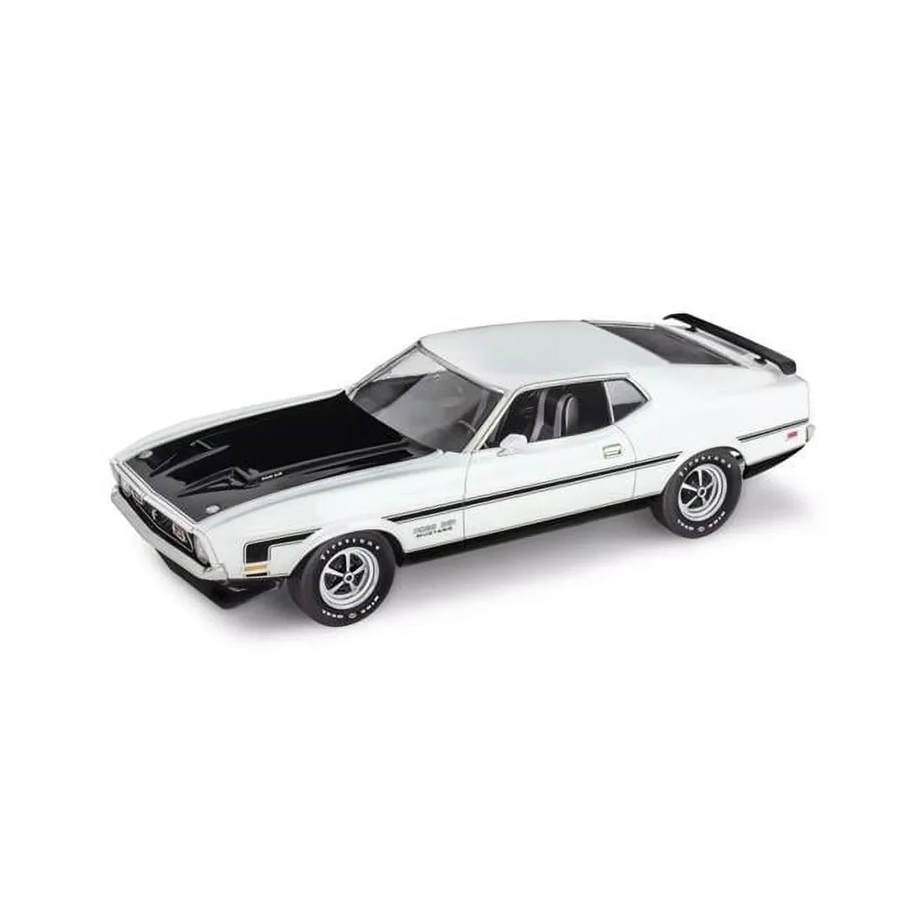 Revell 1-25 Scale Level 4 Model Car Kit for 1971 Ford Mustang Boss 351